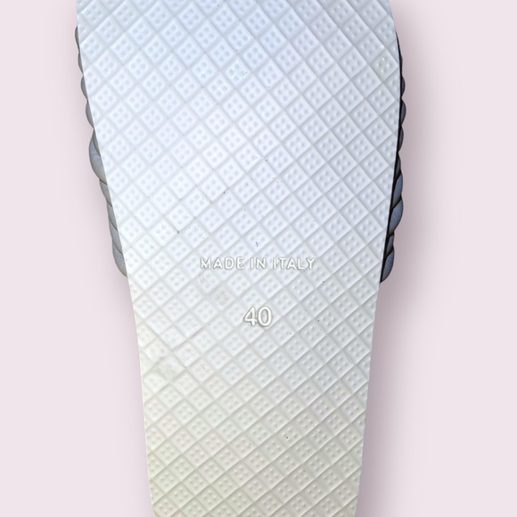 Antenora White Slides - Picture 3 of 3